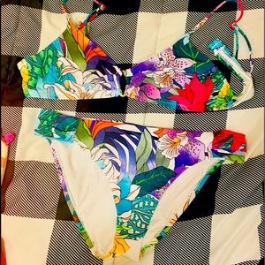 Women Trina Turk bikini size 12. Worn once.